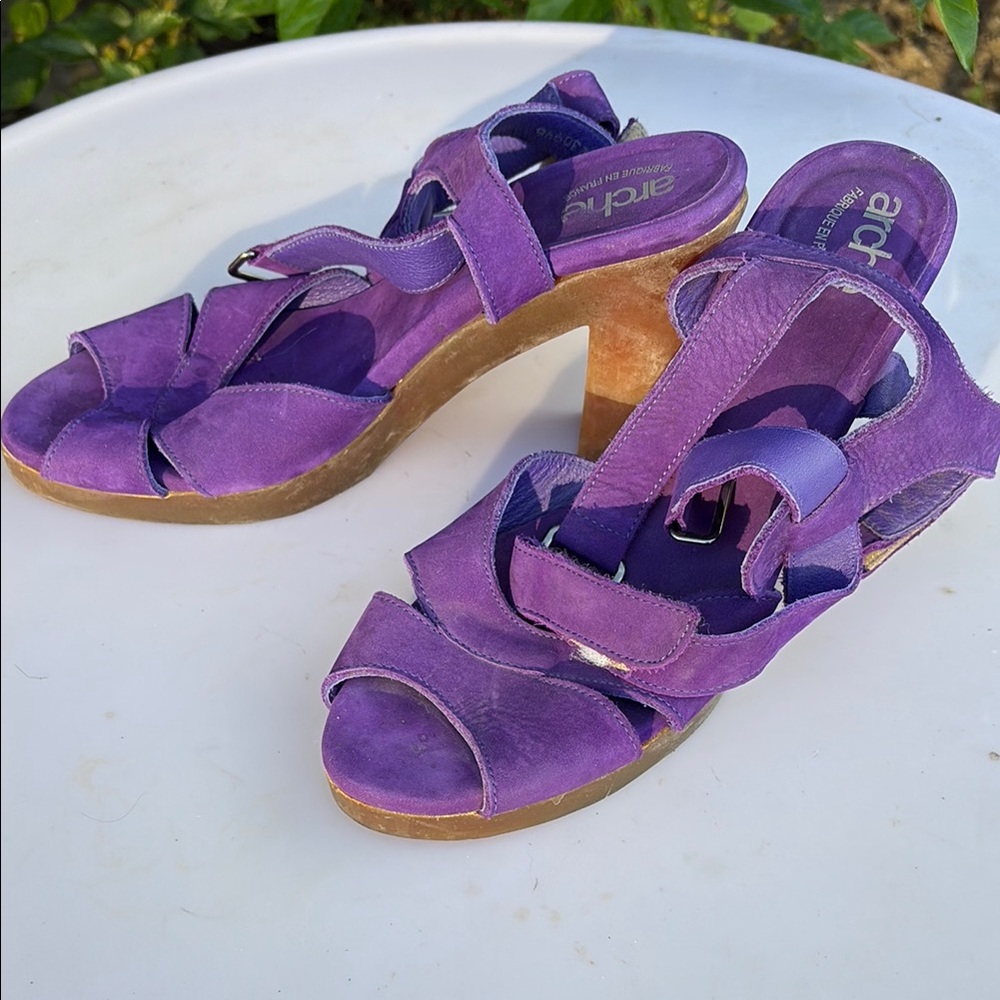 Arche Purple suede Sandals with Strappy Design and rubber heel.